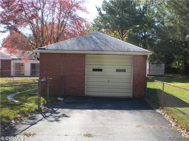 5914 West Rois Road Richmond, VA 23227 - Photo 8 of 8 Exterior Back - Brick Detached Garage