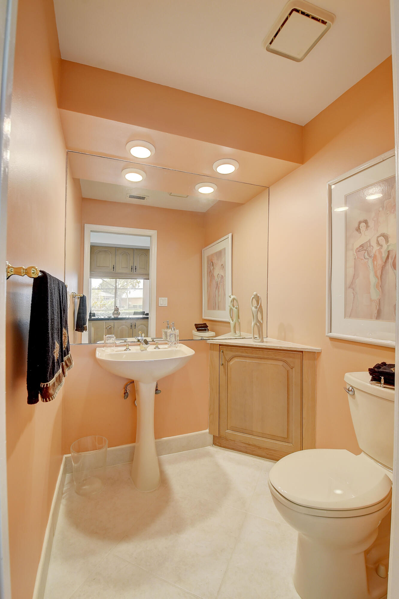 7812 Dorchester Road Boynton Beach, FL 33472 - Photo 13 of 88 PWDER ROOM