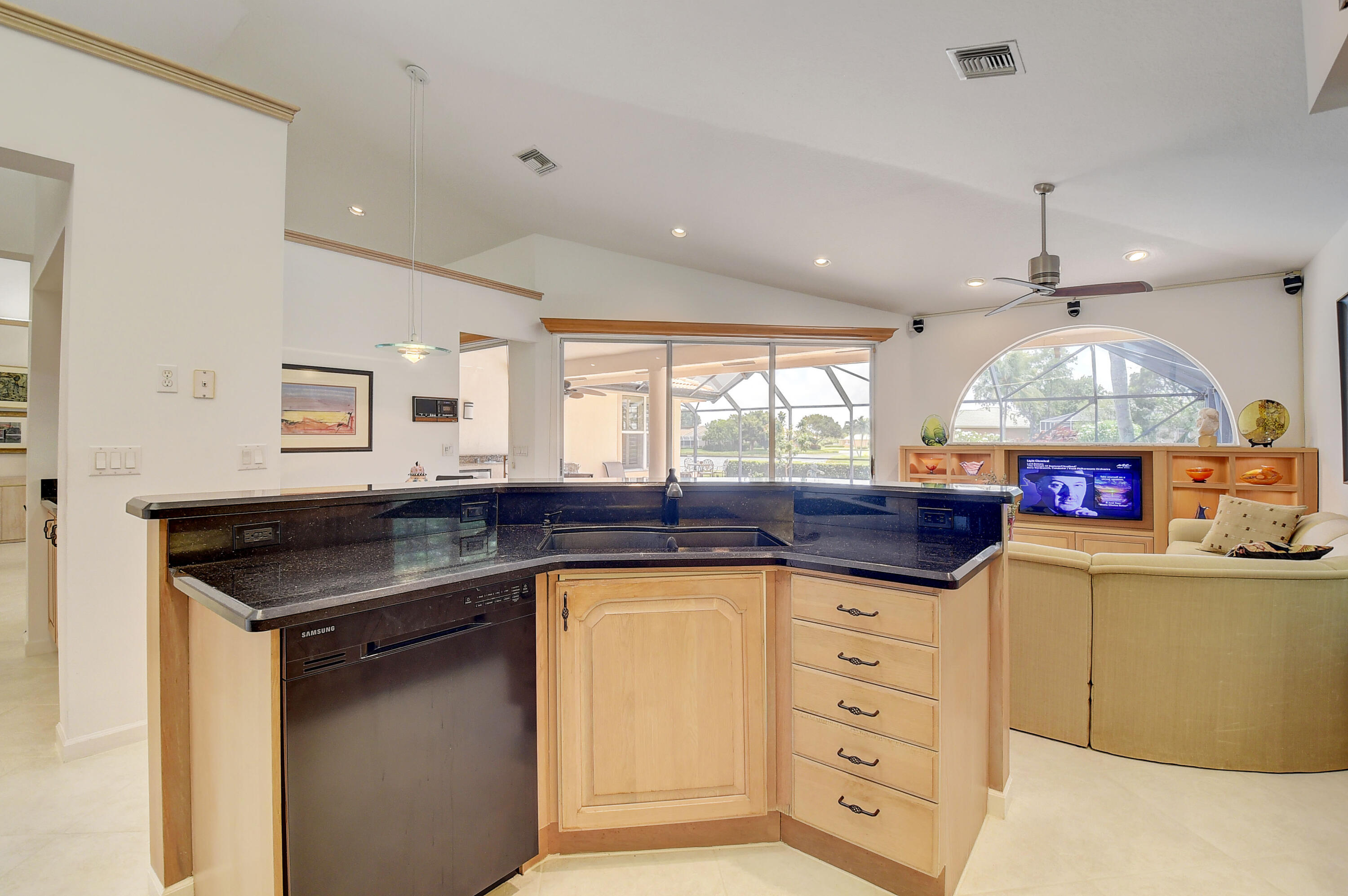 7812 Dorchester Road Boynton Beach, FL 33472 - Photo 23 of 88 KIT TO FAM RM