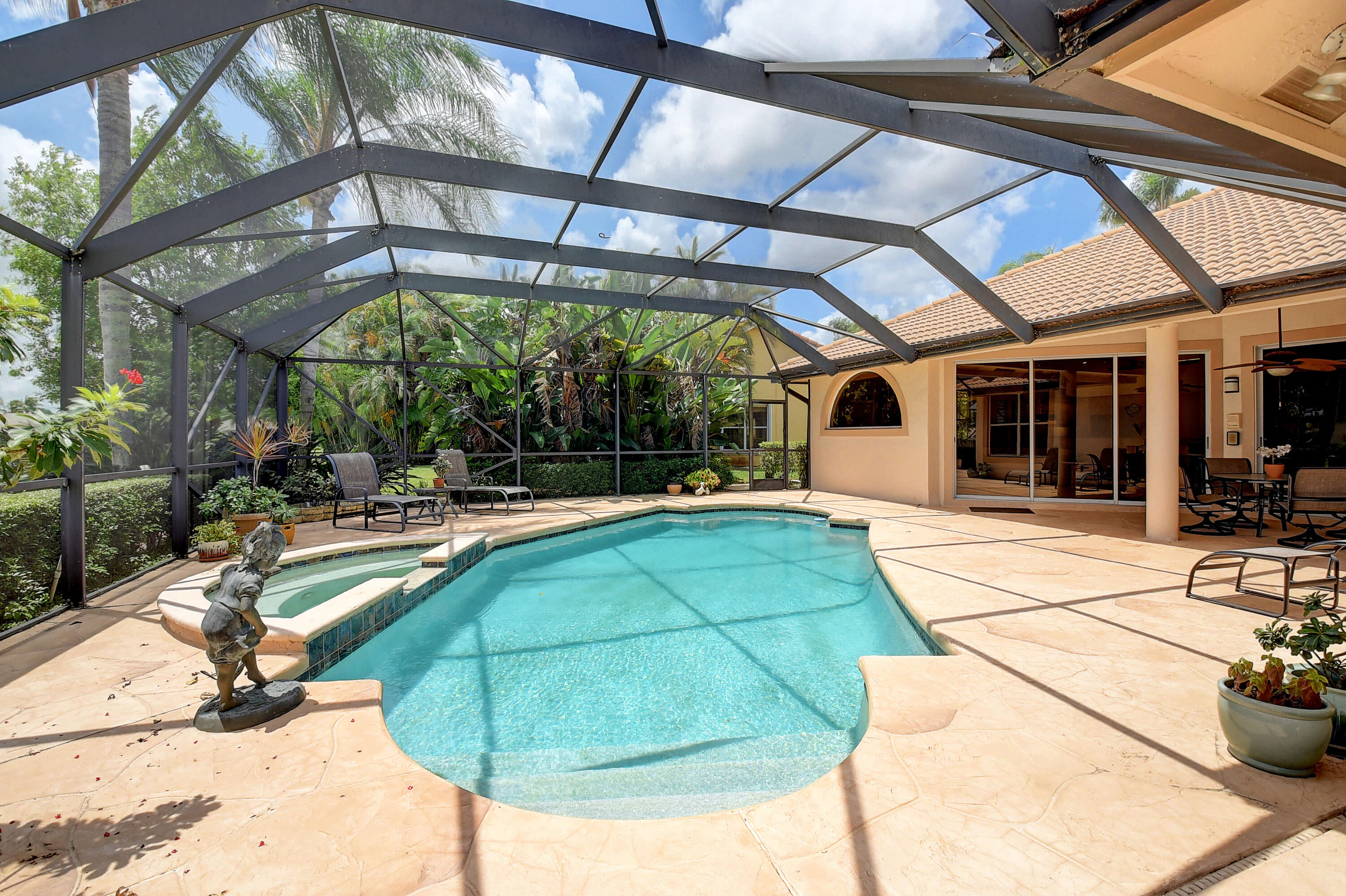 7812 Dorchester Road Boynton Beach, FL 33472 - Photo 40 of 88 LOTS LOUNGING SPACE OR PARTY SPACE