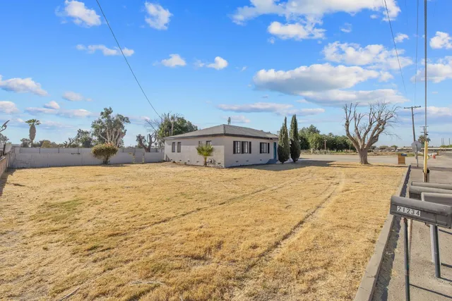 a view of an outdoor space and a yard