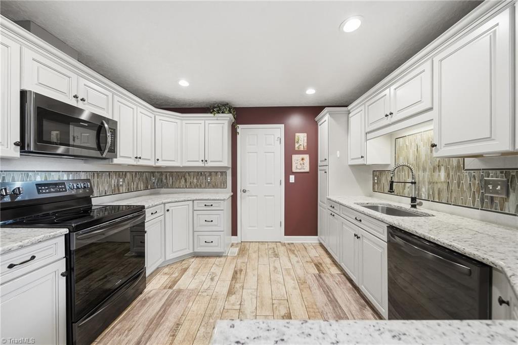 209 Charleston Ridge Drive Mocksville, NC 27028 - Photo 12 of 50