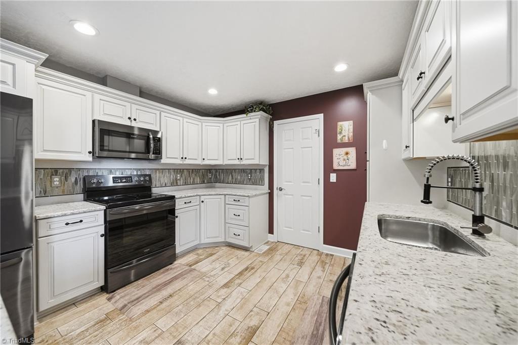 209 Charleston Ridge Drive Mocksville, NC 27028 - Photo 13 of 50