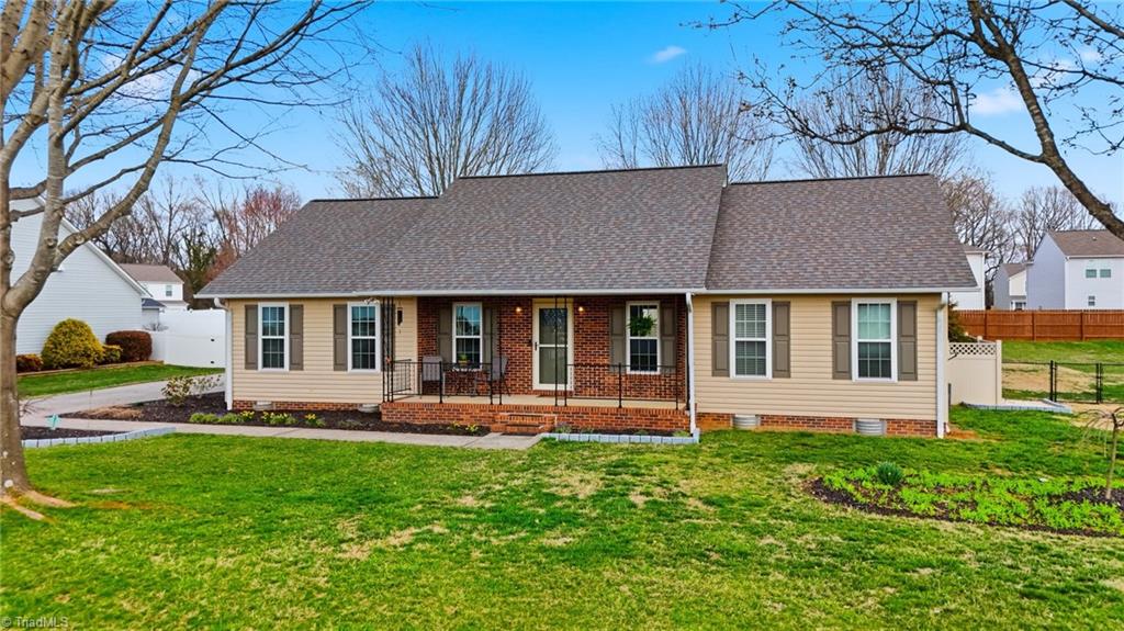 209 Charleston Ridge Drive Mocksville, NC 27028 - Photo 2 of 50