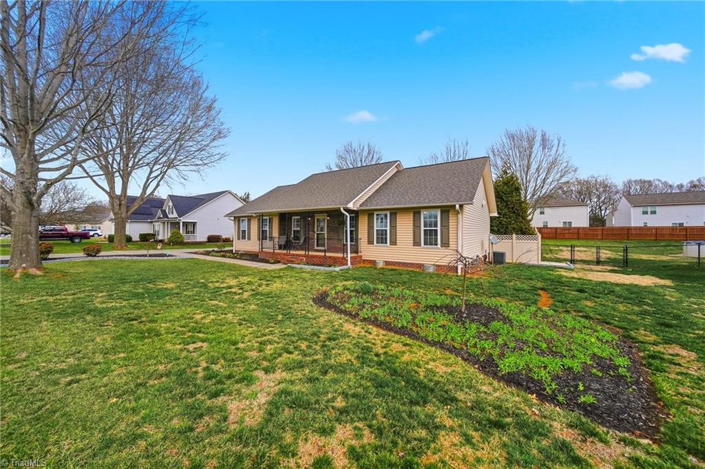 209 Charleston Ridge Drive Mocksville, NC 27028 - Photo 34 of 50