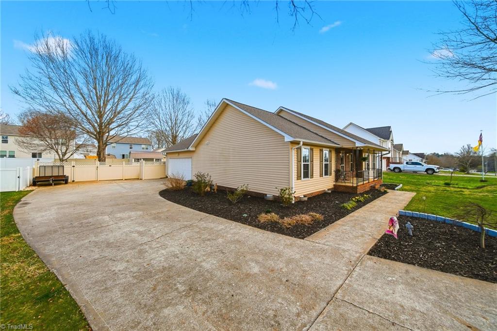 209 Charleston Ridge Drive Mocksville, NC 27028 - Photo 43 of 50