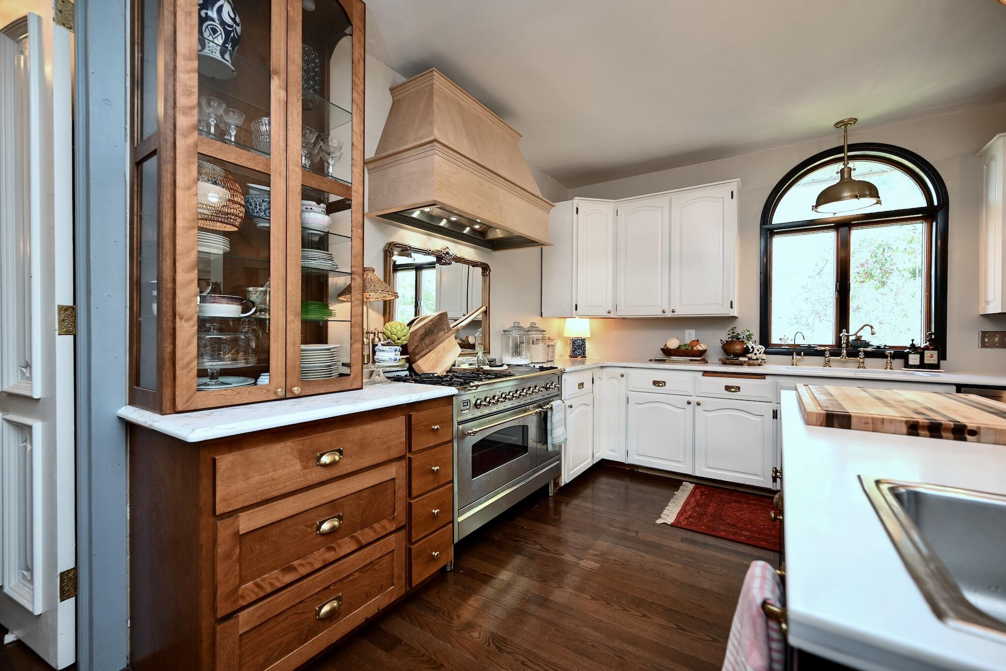 2331 Goodview Road Winona, MN 55987 - Photo 9 of 47 Kitchen