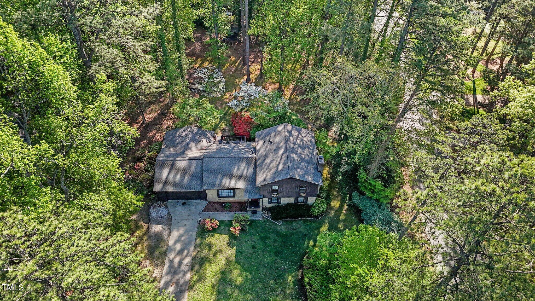 1500 Princess Anne Road Raleigh, NC 27607 - Photo 36 of 37 a view of balcony with plants and trees