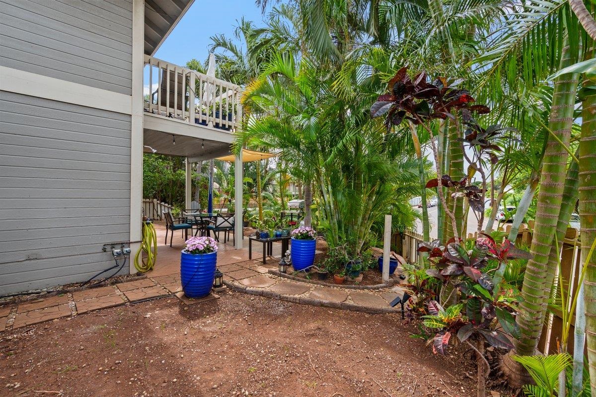140 Uwapo Road, Unit 35102 Kihei, HI 96753 - Photo 20 of 30 an outdoor space with seating