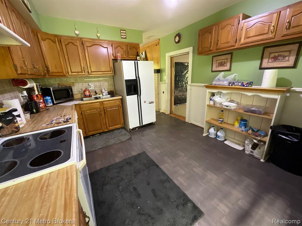 1496 North Hacker Road Howell, MI 48843 - Photo 10 of 25