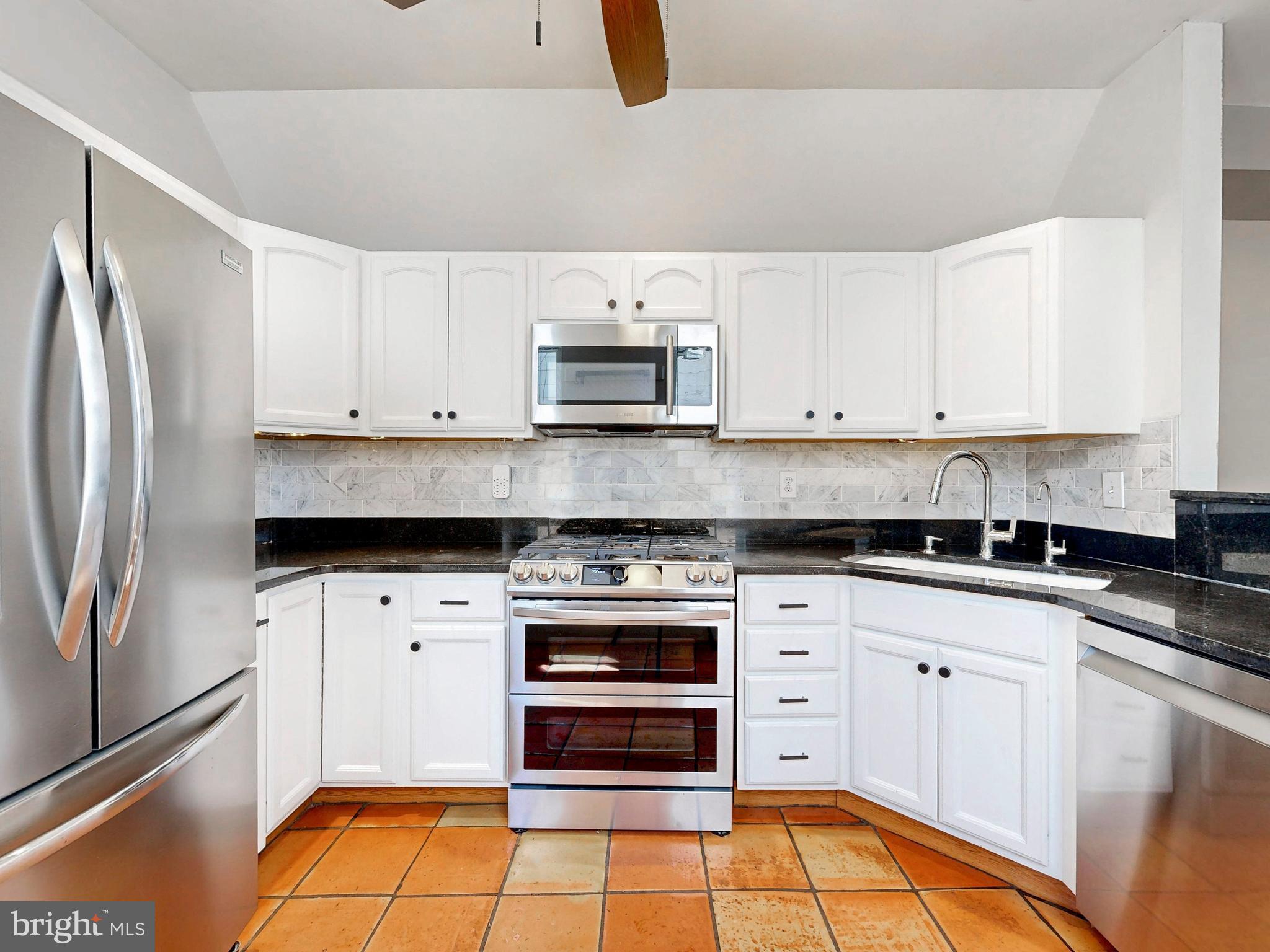 220 South Castle Street Baltimore, MD 21231 - Photo 13 of 35