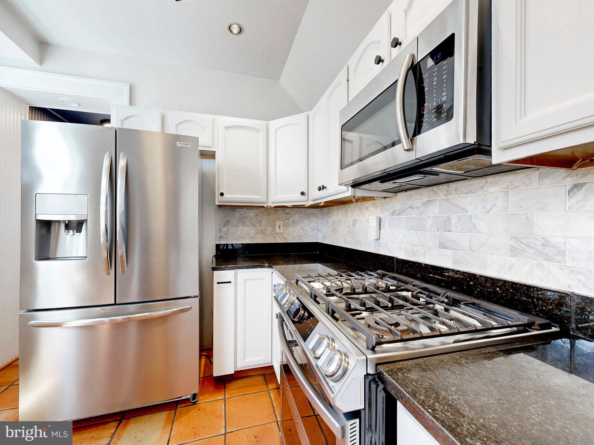 220 South Castle Street Baltimore, MD 21231 - Photo 14 of 35