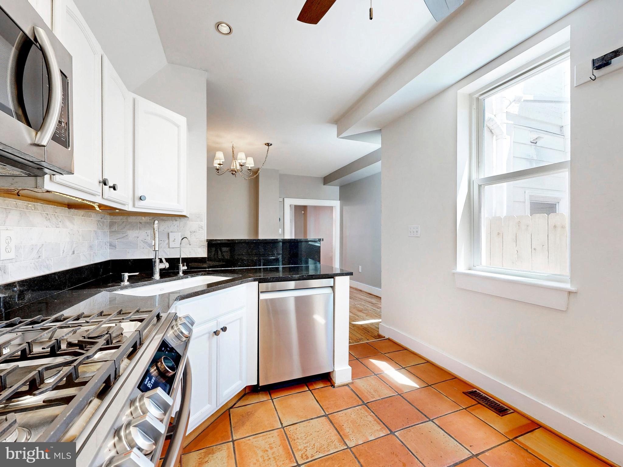 220 South Castle Street Baltimore, MD 21231 - Photo 15 of 35