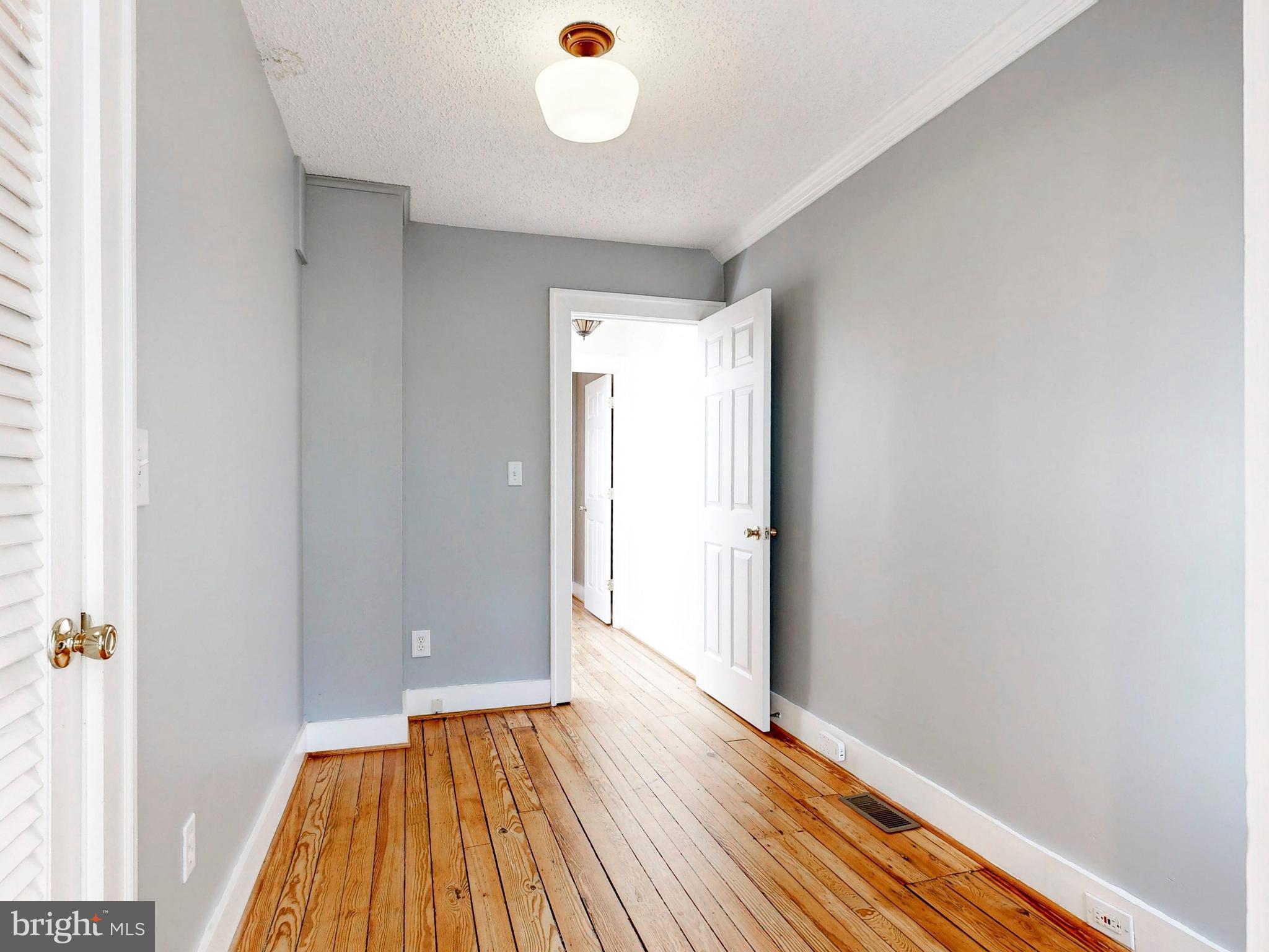 220 South Castle Street Baltimore, MD 21231 - Photo 25 of 35