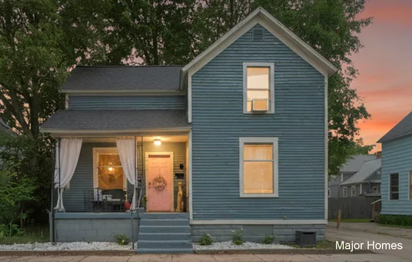 $275,000 | 323 Robey Place Southeast, Grand Rapids, MI 49506