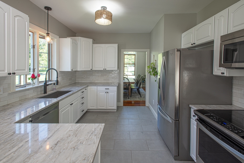 133 Cardinal Way Northampton, MA 01062 - Photo 11 of 39 Gallery Image 11