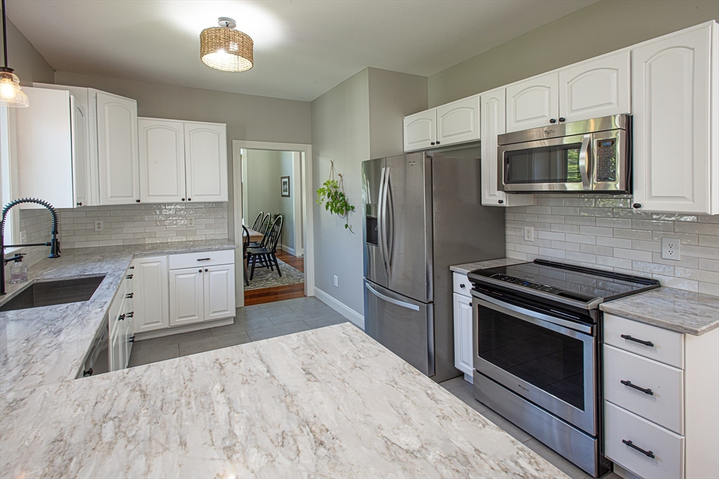 133 Cardinal Way Northampton, MA 01062 - Photo 12 of 39 Gallery Image 12