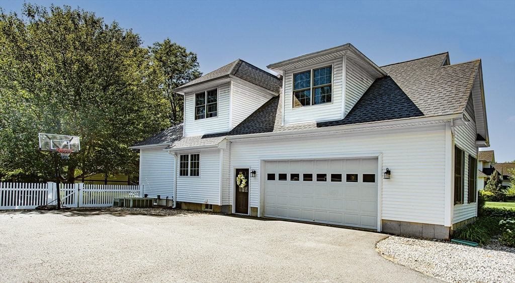 133 Cardinal Way Northampton, MA 01062 - Photo 2 of 39 Gallery Image 2