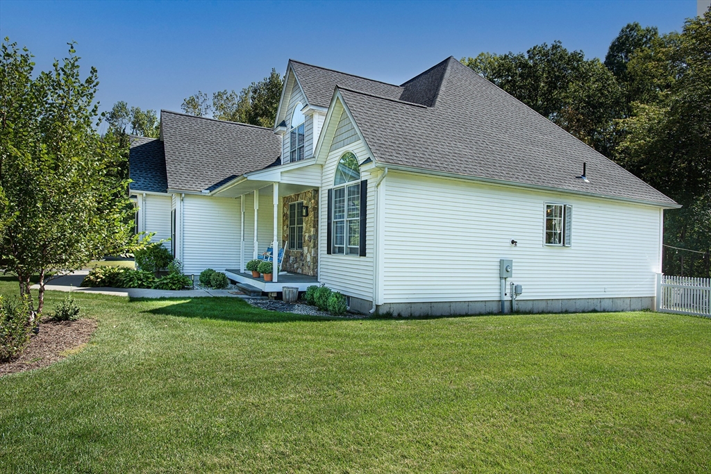 133 Cardinal Way Northampton, MA 01062 - Photo 3 of 39 Gallery Image 3