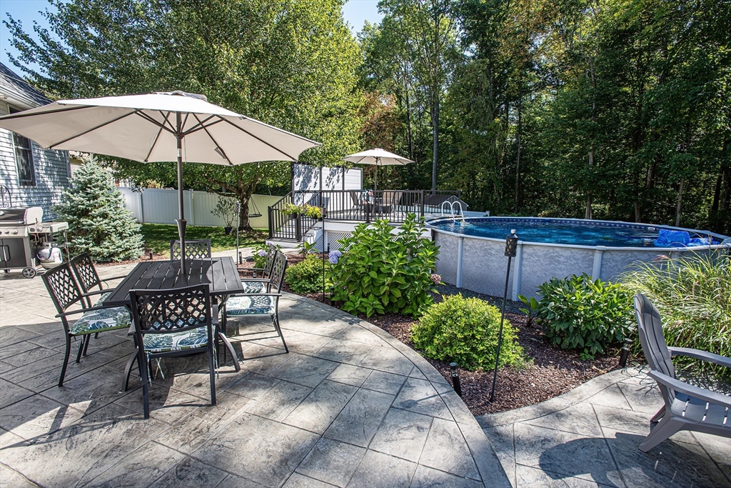 133 Cardinal Way Northampton, MA 01062 - Photo 5 of 39 Gallery Image 5