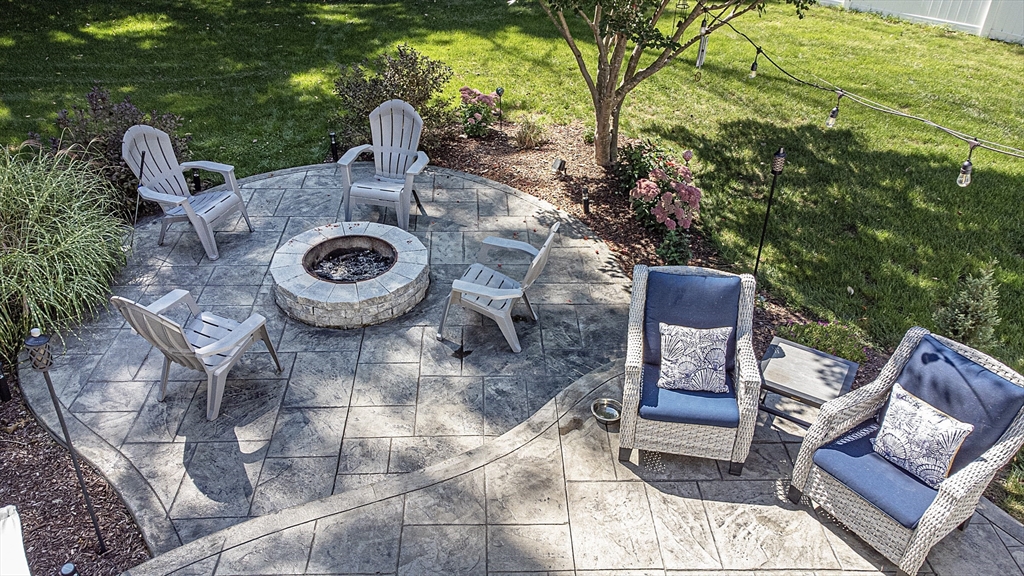 133 Cardinal Way Northampton, MA 01062 - Photo 8 of 39 Gallery Image 8