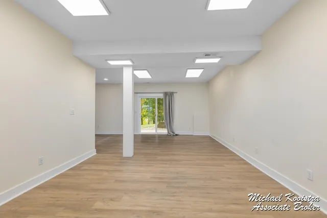 $479,900 | 122 Blue Violet Lane Northeast, Unit 99, Comstock Park, MI 49321