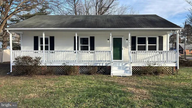 front view of house with a yard