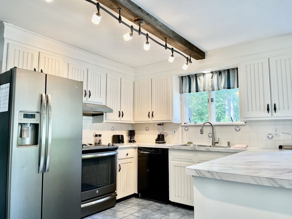 44 Toll Road Salisbury, MA 01952 - Photo 14 of 34