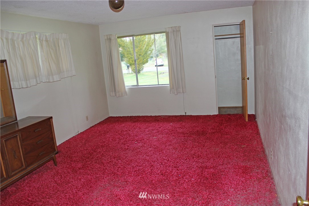 9931 James Road Southwest Rochester, WA 98579 - Photo 14 of 28