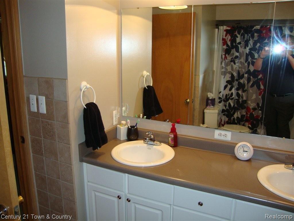 781 Cobblestone Drive Rochester, MI 48309 - Photo 36 of 47 DSC01085.JPG