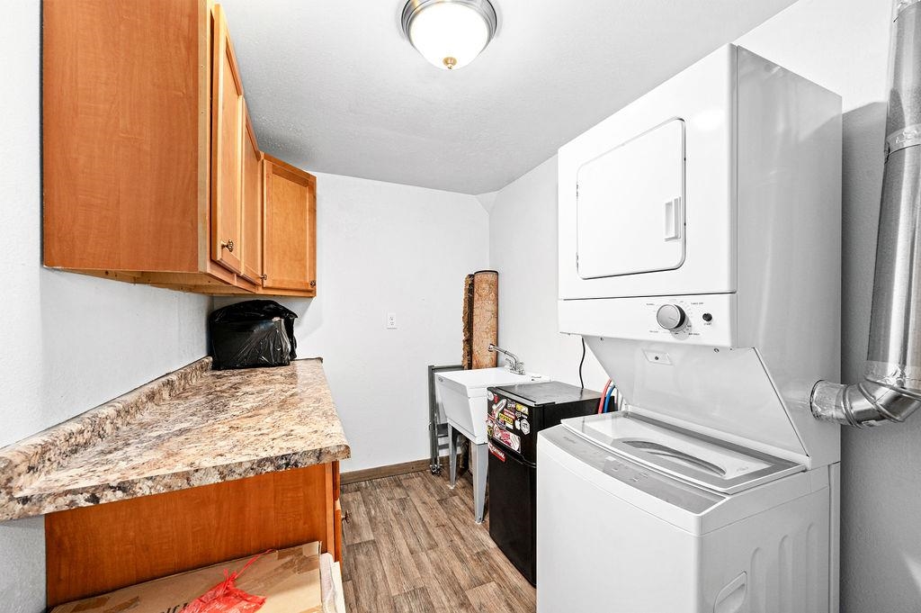 5886 North Pike Lake Road Duluth, MN 55811 - Photo 17 of 47 Laundry room