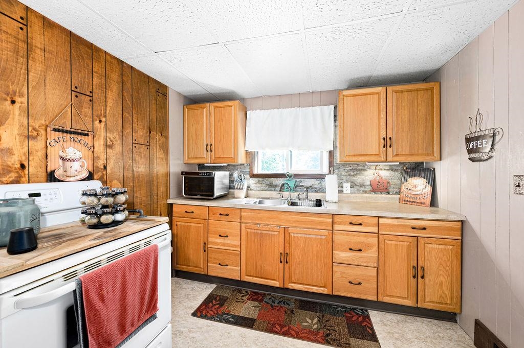 5886 North Pike Lake Road Duluth, MN 55811 - Photo 6 of 47 Kitchen