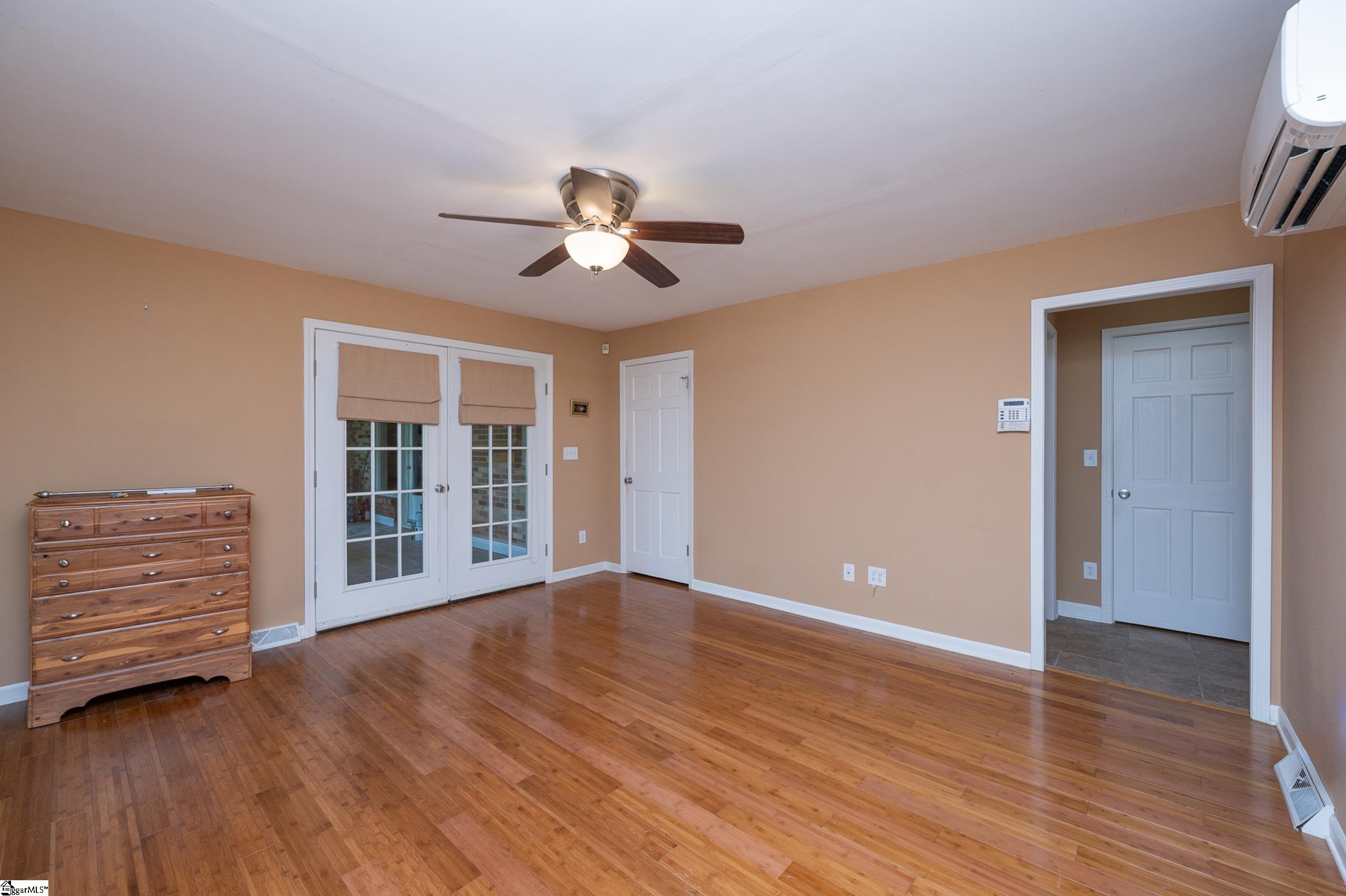 116 Sycamore Drive Marietta, SC 29661 - Photo 15 of 37