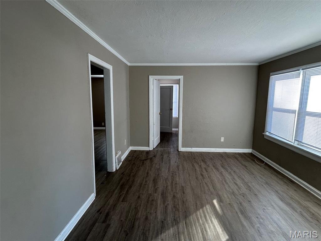 6242 Garfield Avenue Berkeley, MO 63134 - Photo 3 of 8