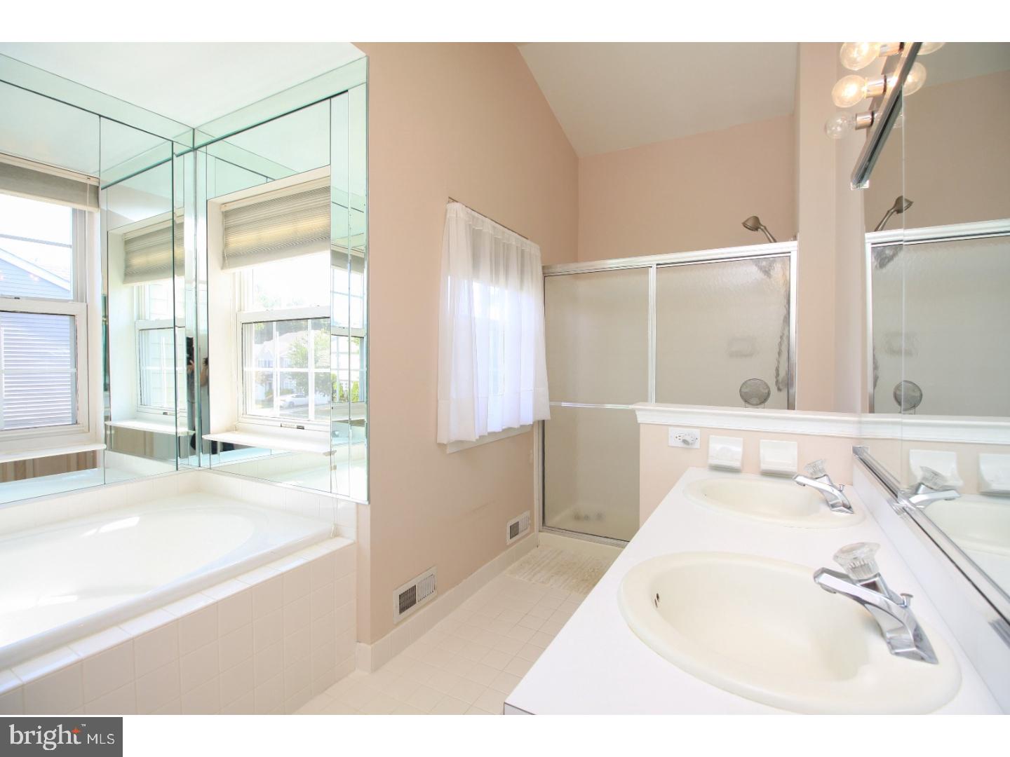 21 Stokes Road Mount Laurel, NJ 08054 - Photo 18 of 24 Master Bathroom