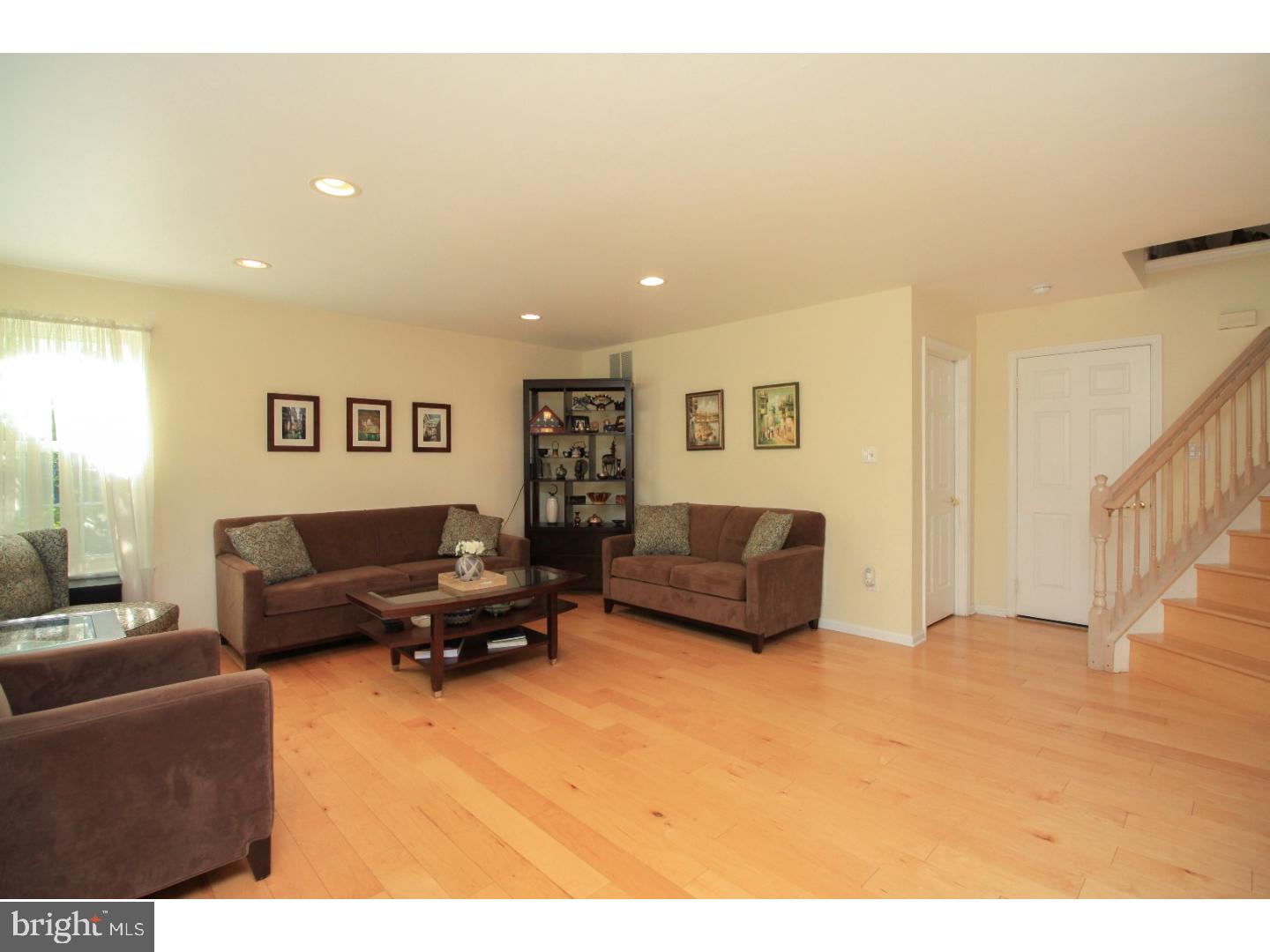 21 Stokes Road Mount Laurel, NJ 08054 - Photo 10 of 24 Living Room
