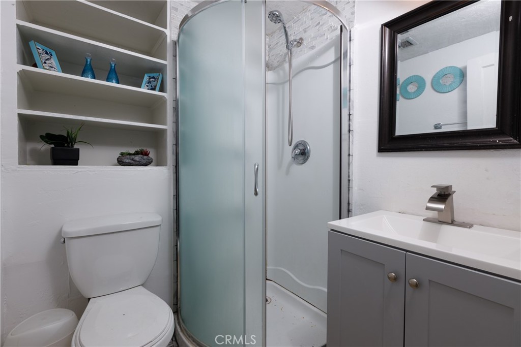 712 Old Toll Road Twin Peaks, CA 92391 - Photo 16 of 18 First floor bathroom