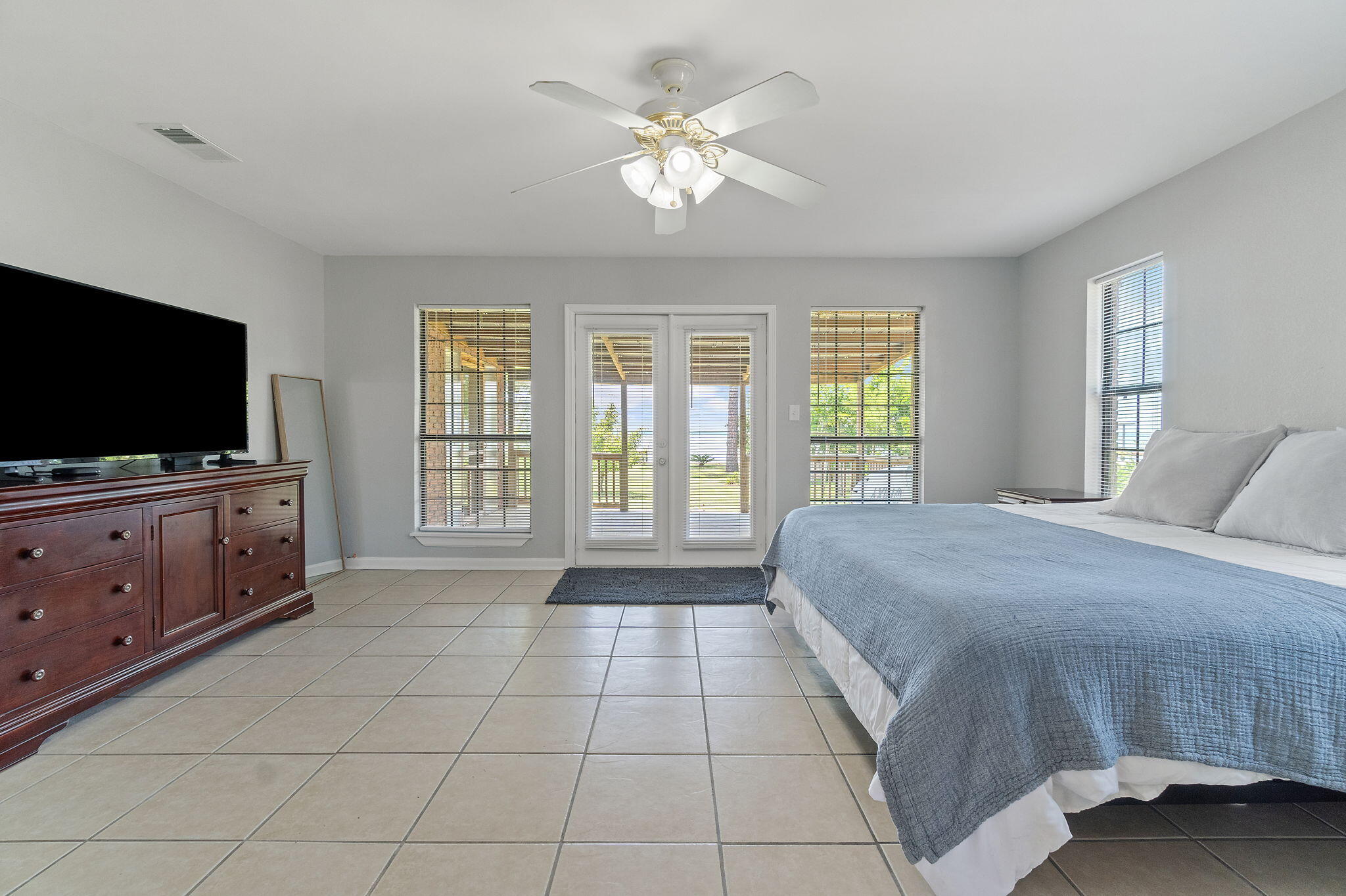 933 Dolphin Road Milton, FL 32583 - Photo 20 of 75 Master Suite