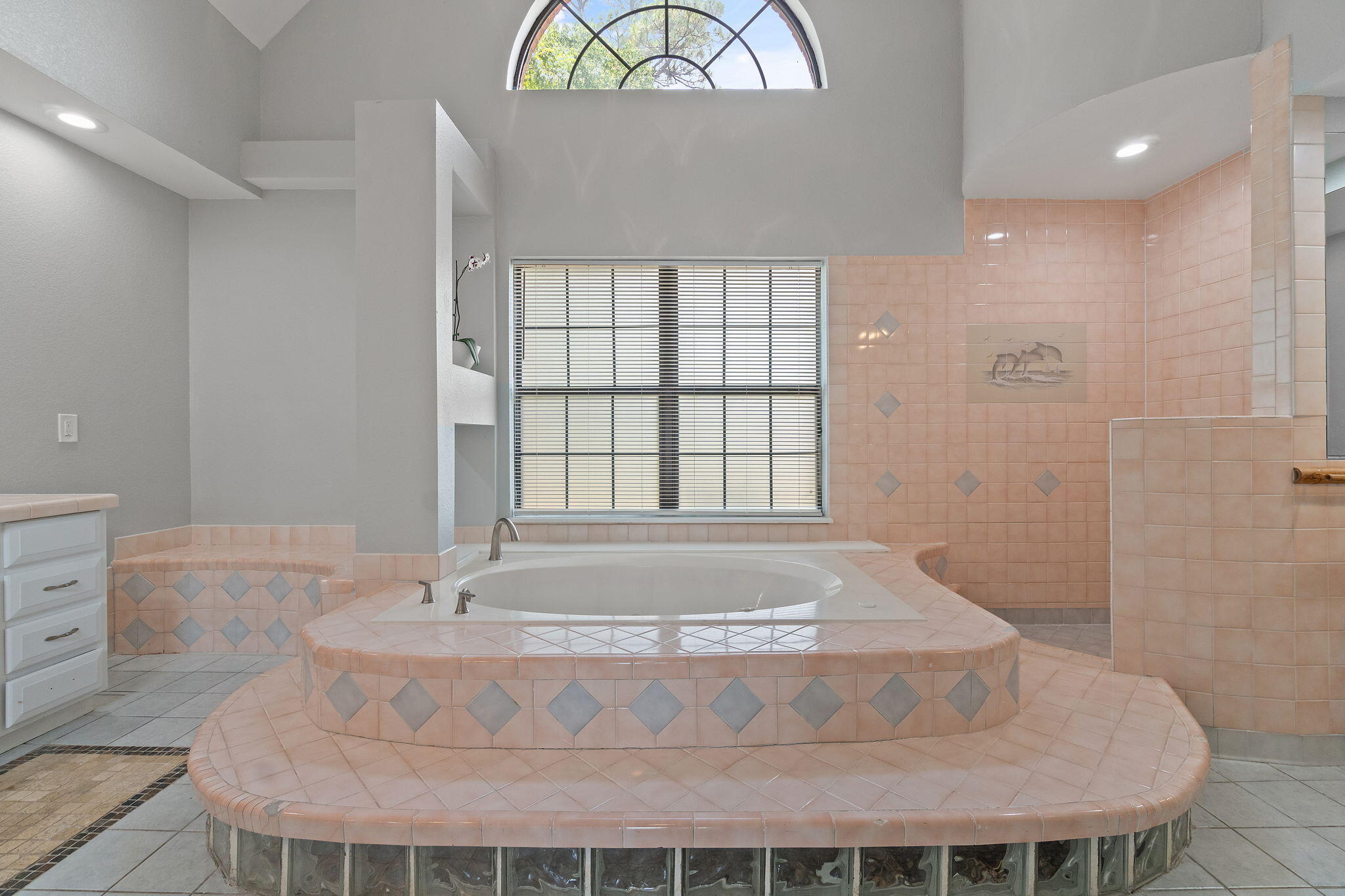 933 Dolphin Road Milton, FL 32583 - Photo 22 of 75 Master Bathroom