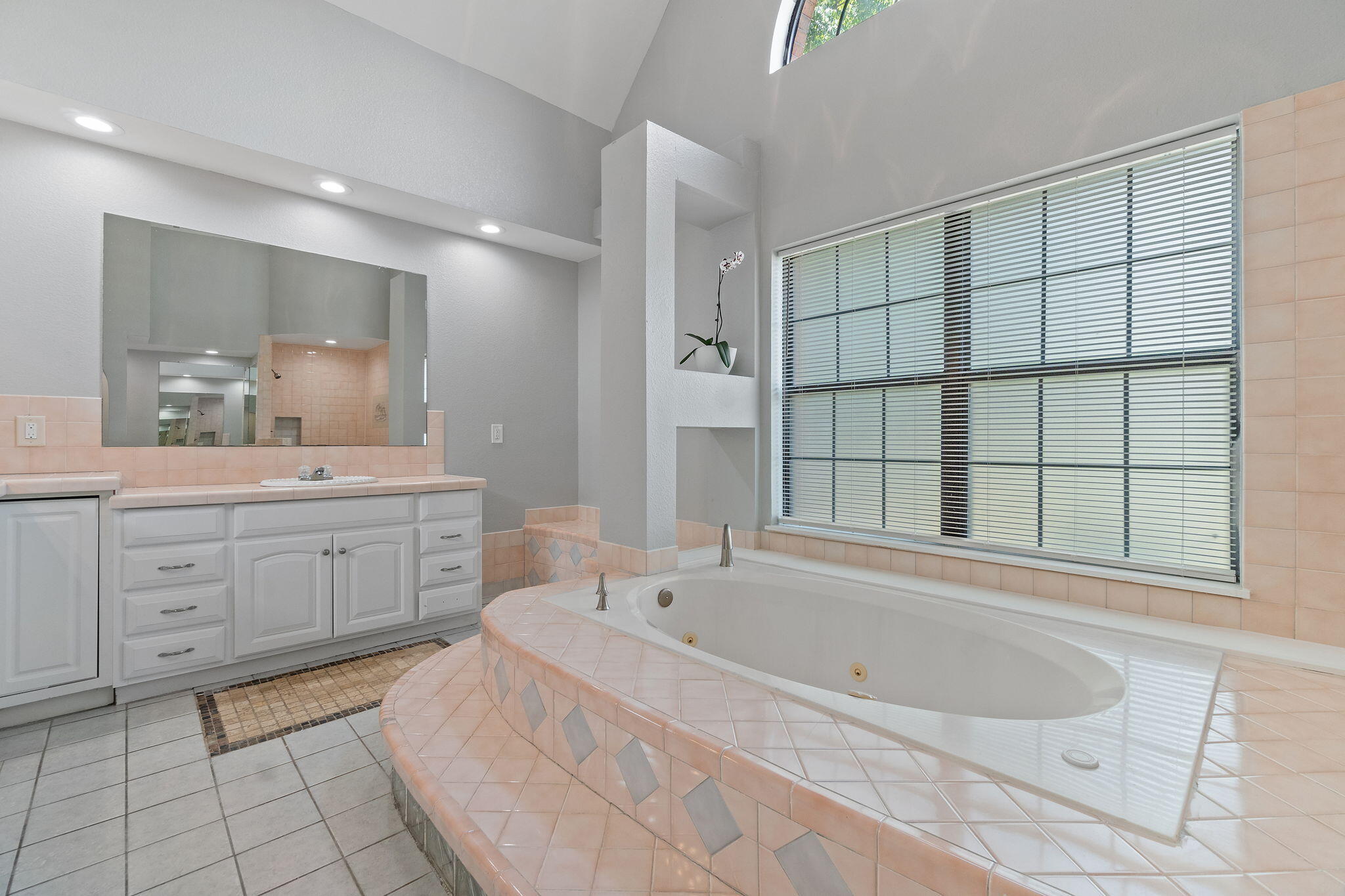 933 Dolphin Road Milton, FL 32583 - Photo 25 of 75 Garden Tub
