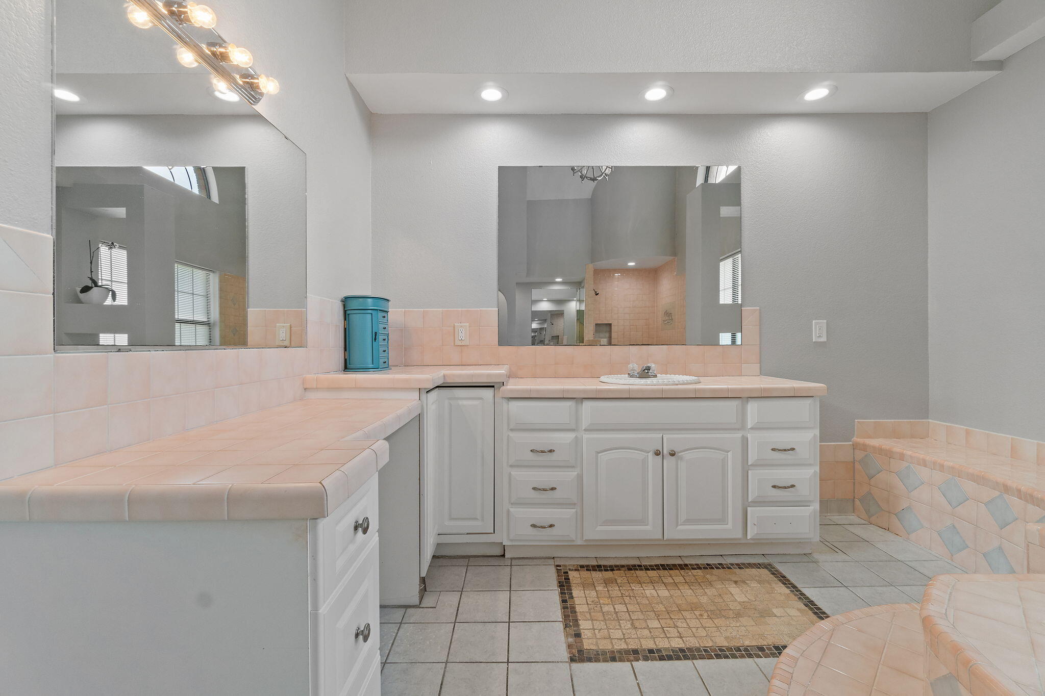 933 Dolphin Road Milton, FL 32583 - Photo 27 of 75 Master Bathroom