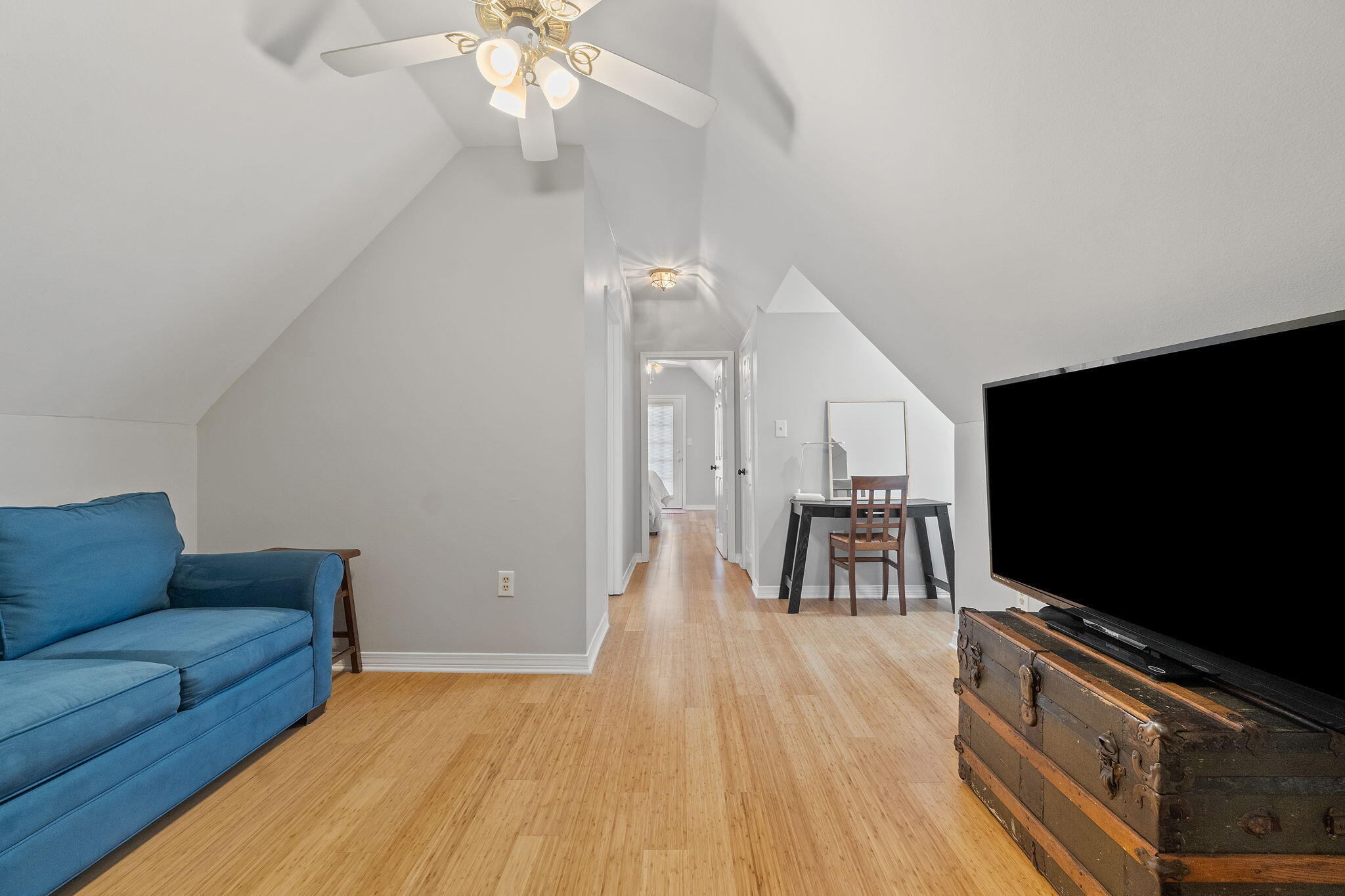 933 Dolphin Road Milton, FL 32583 - Photo 34 of 75 Landing/Bonus Space