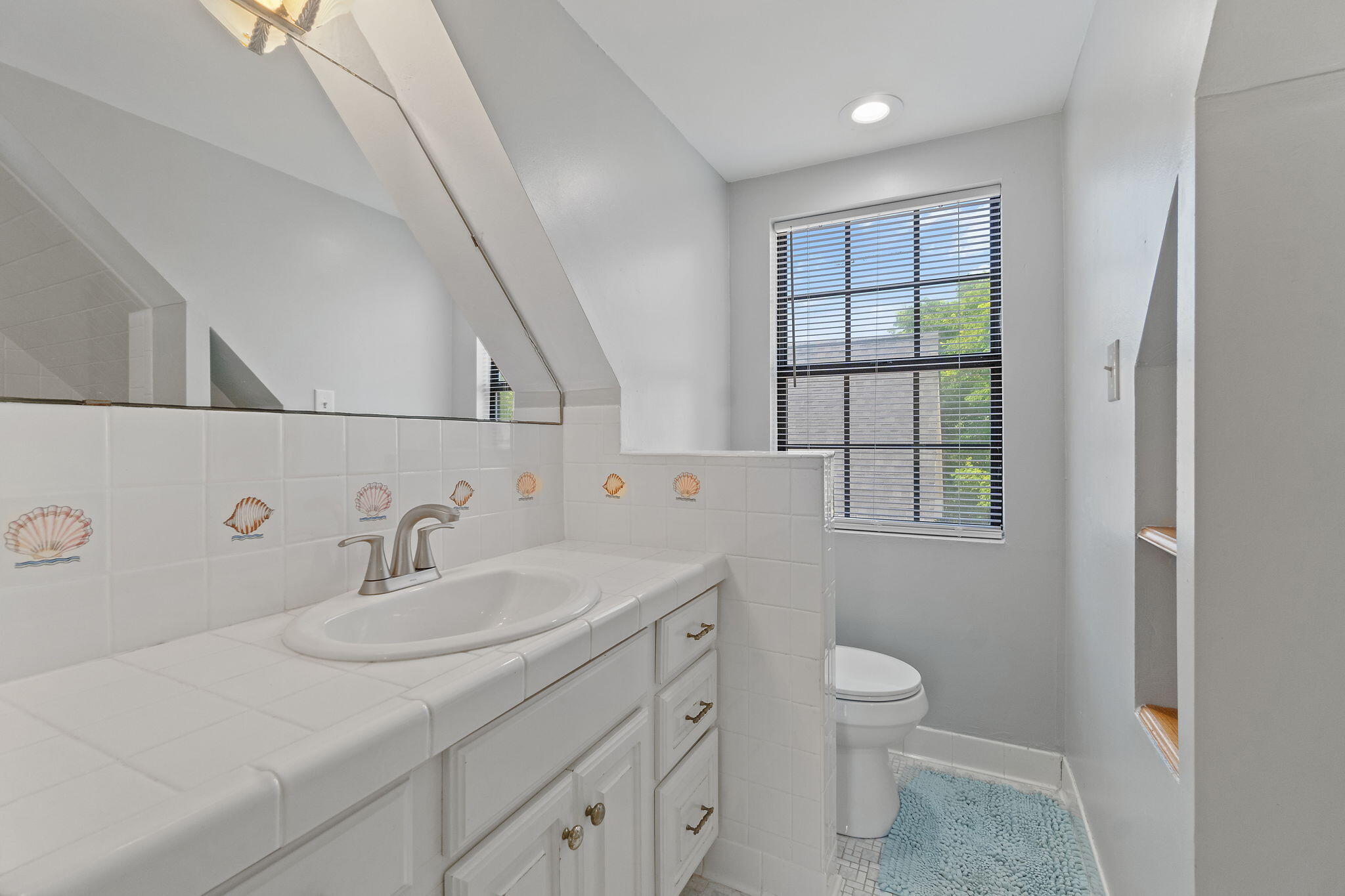 933 Dolphin Road Milton, FL 32583 - Photo 36 of 75 Bathroom