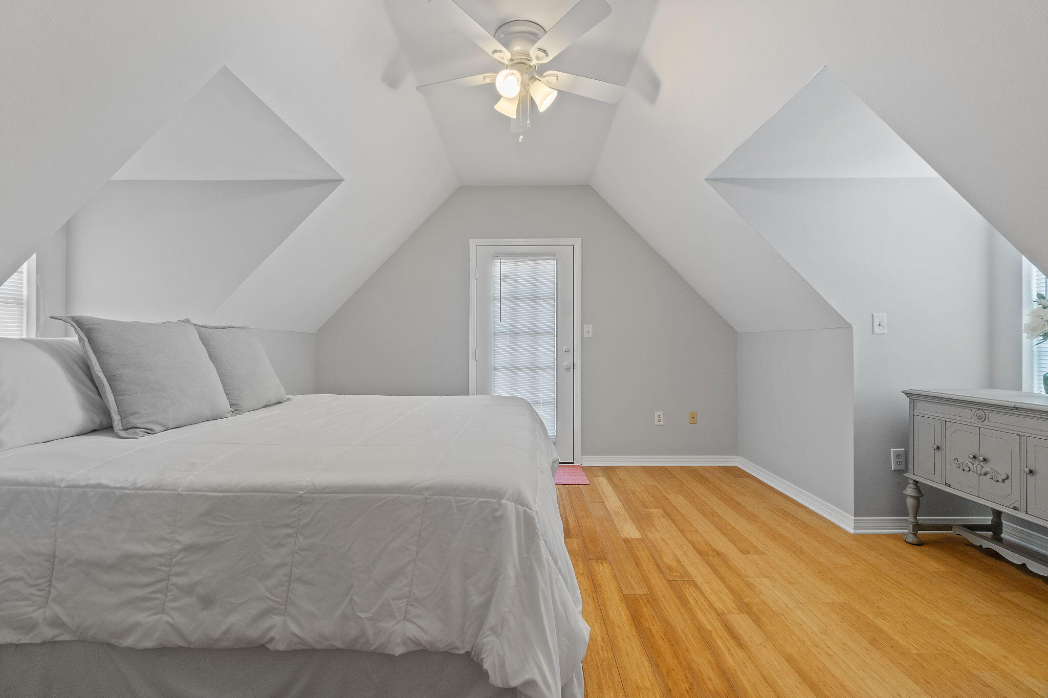 933 Dolphin Road Milton, FL 32583 - Photo 39 of 75 Additional Bedroom