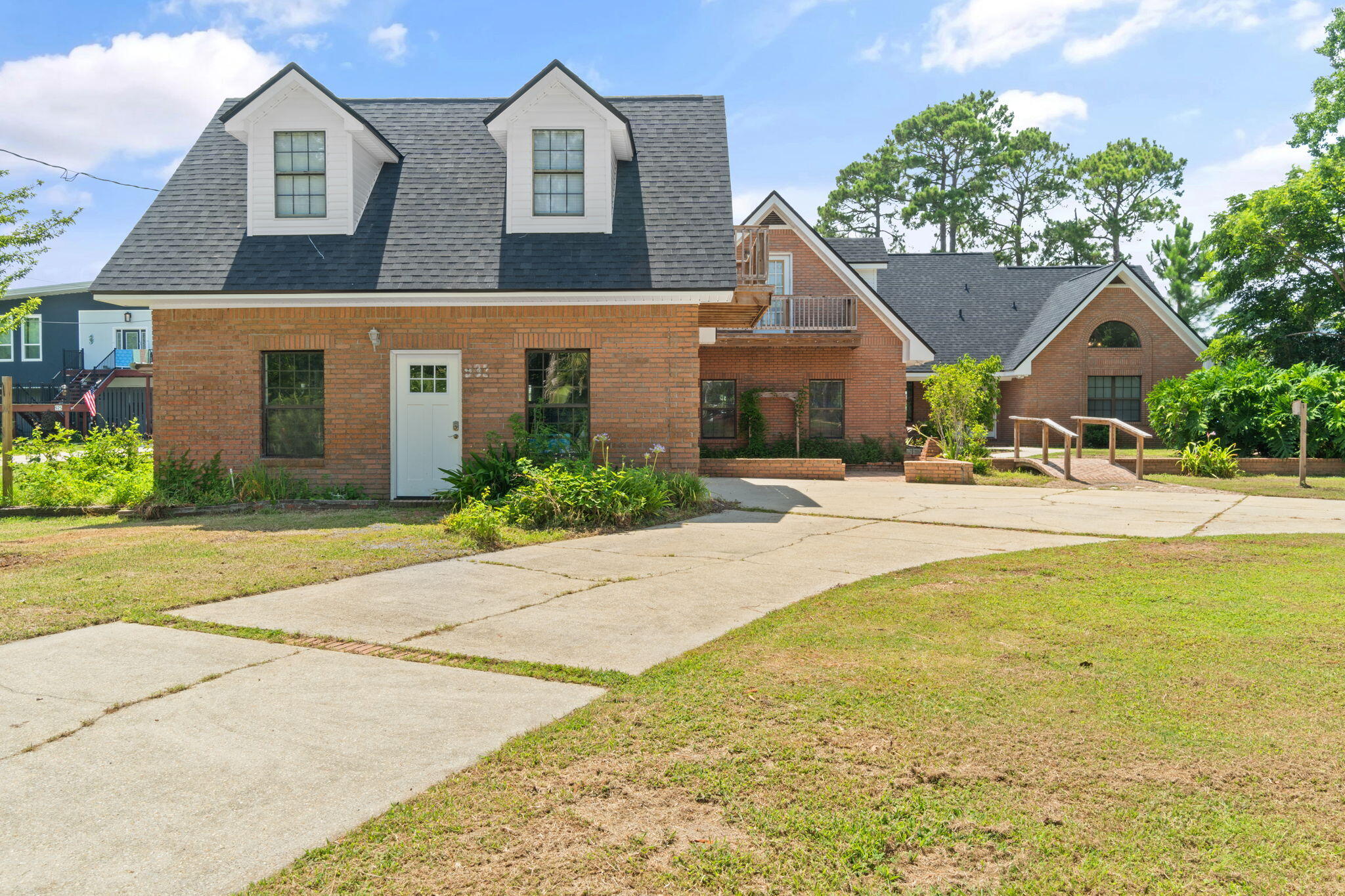 933 Dolphin Road Milton, FL 32583 - Photo 4 of 75 Brick Home