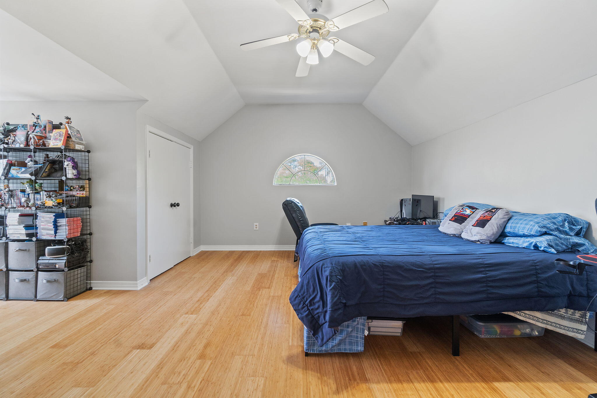 933 Dolphin Road Milton, FL 32583 - Photo 45 of 75 Additional Bedroom
