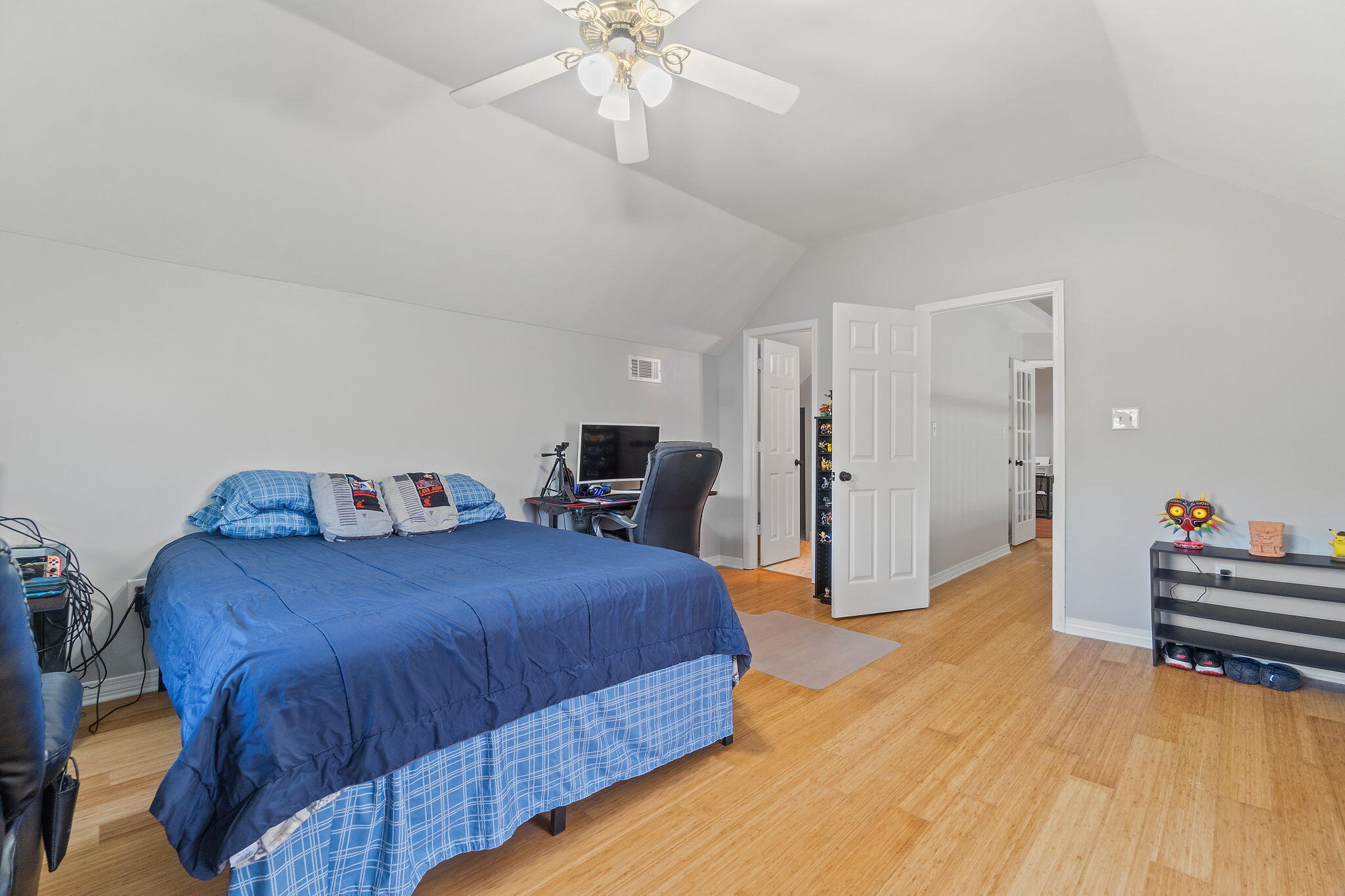 933 Dolphin Road Milton, FL 32583 - Photo 47 of 75 Additional Bedroom