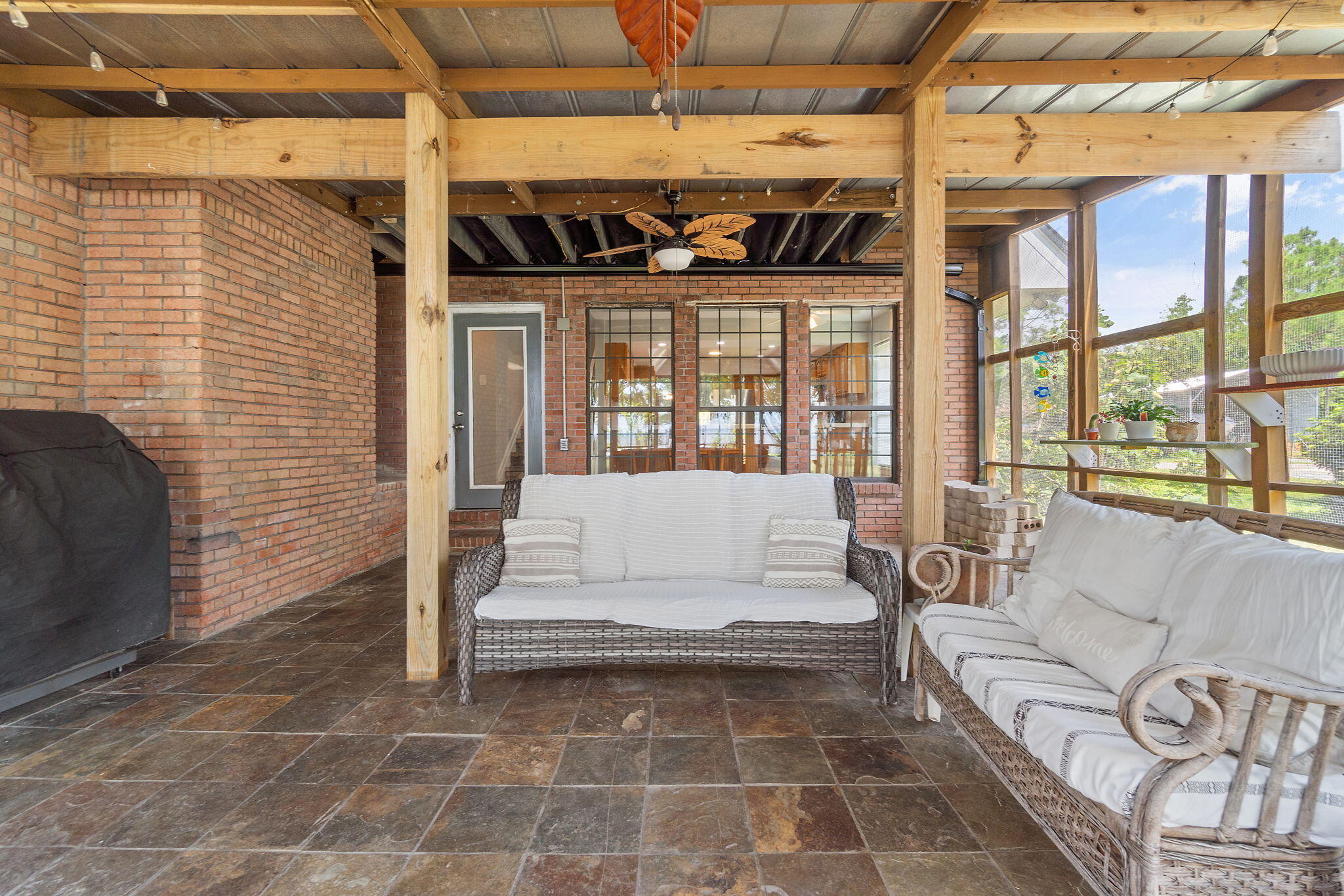 933 Dolphin Road Milton, FL 32583 - Photo 54 of 75 Back Porch