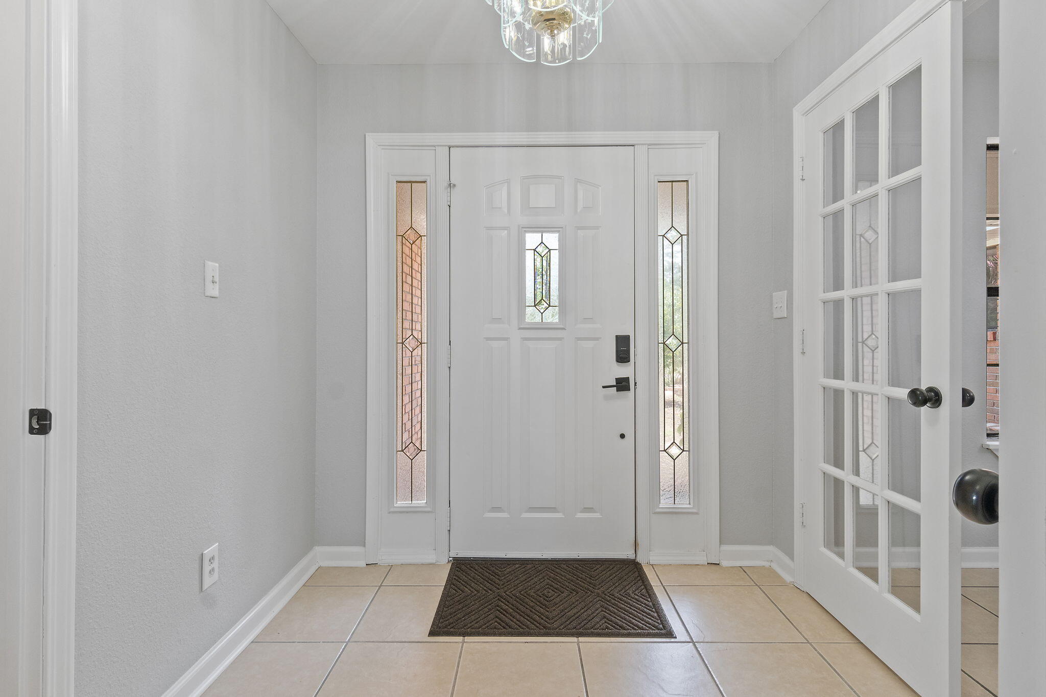933 Dolphin Road Milton, FL 32583 - Photo 6 of 75 Foyer
