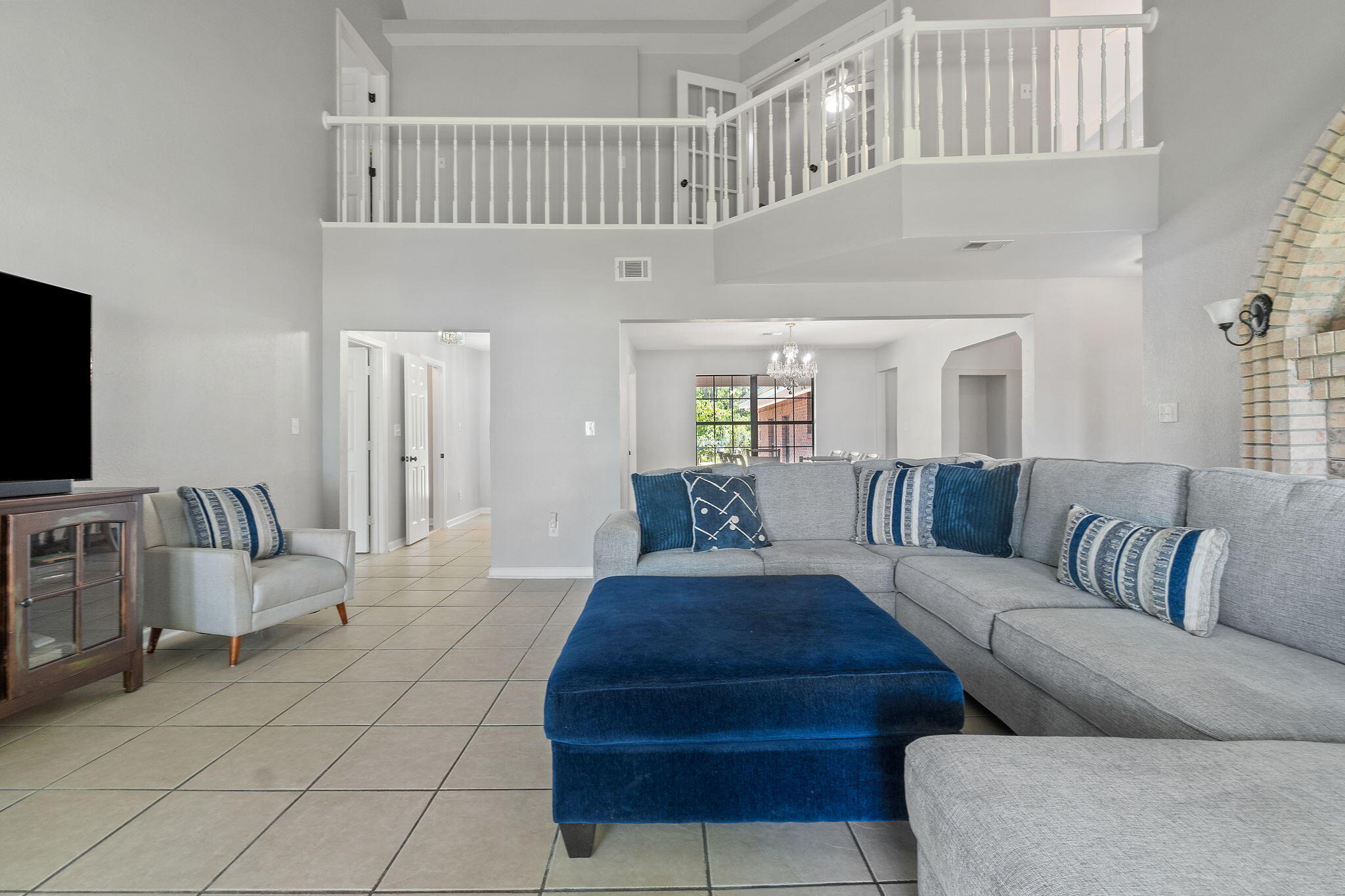 933 Dolphin Road Milton, FL 32583 - Photo 9 of 75 Living Room